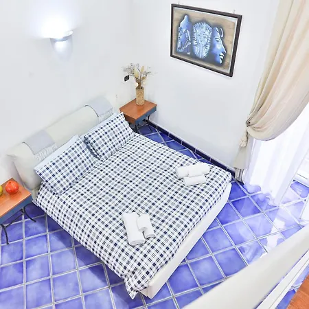 My House Carlo Iii Square Apartamento